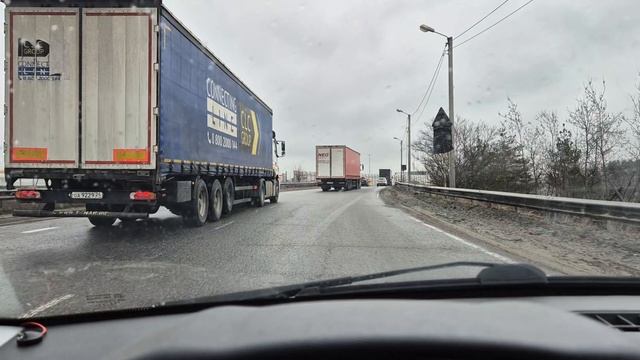 Махнул,апарат не глядя.