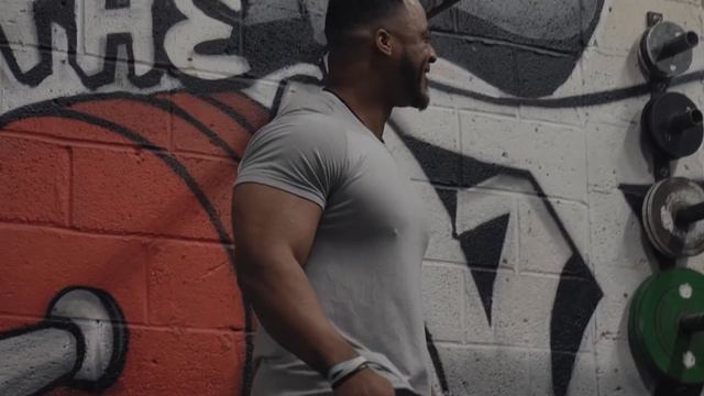 Deadlift Session With Larry Wheels
