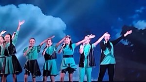 Запуская бумажного змея.