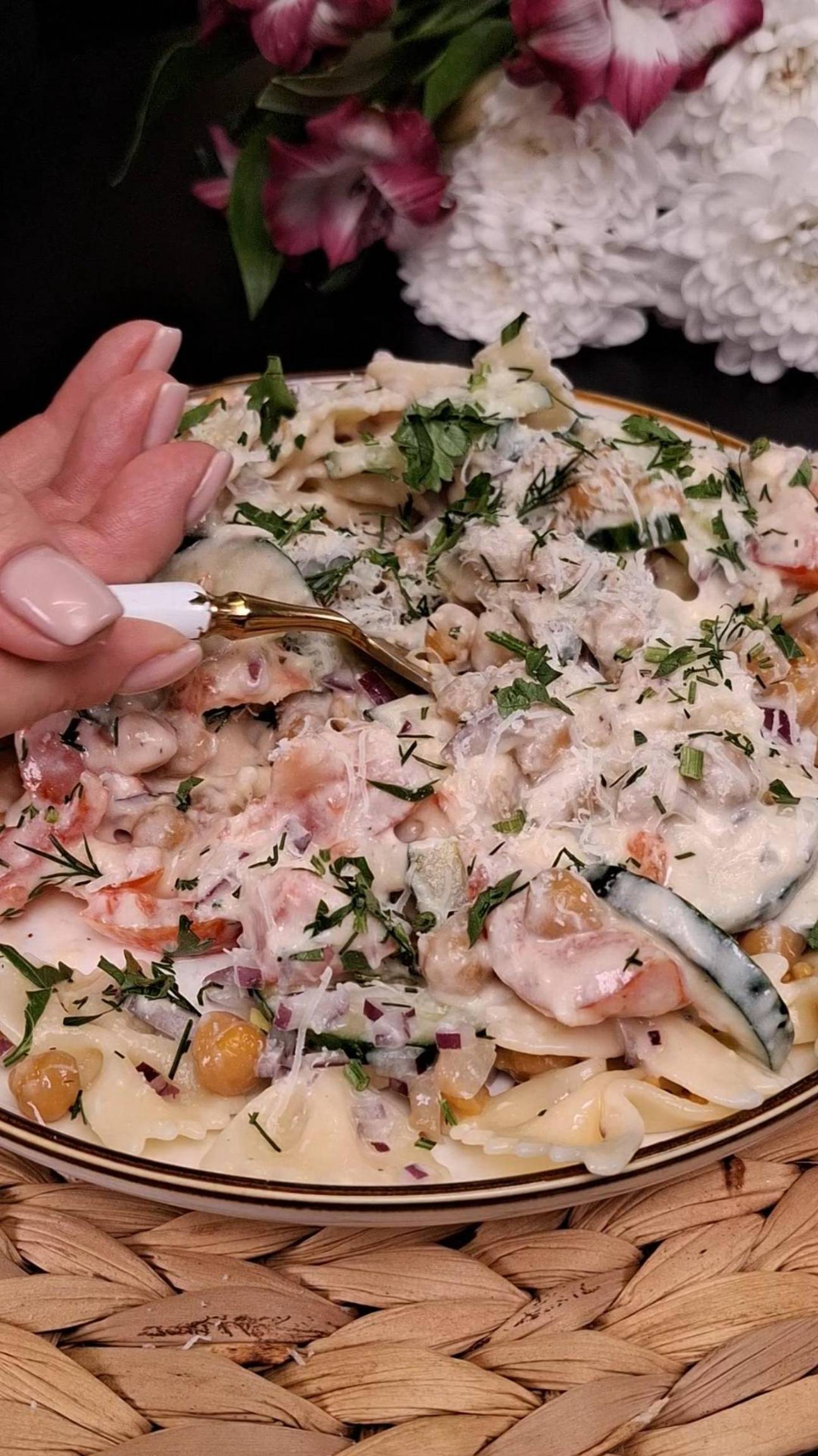 Макароны с овощами в банке — оригинальный ужин за минуту! смотреть онлайн