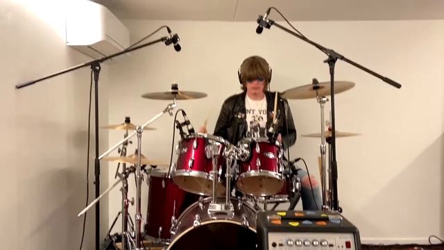 Ramones - You're Gonna Kill That Girl Drum Cover смотреть онлайн