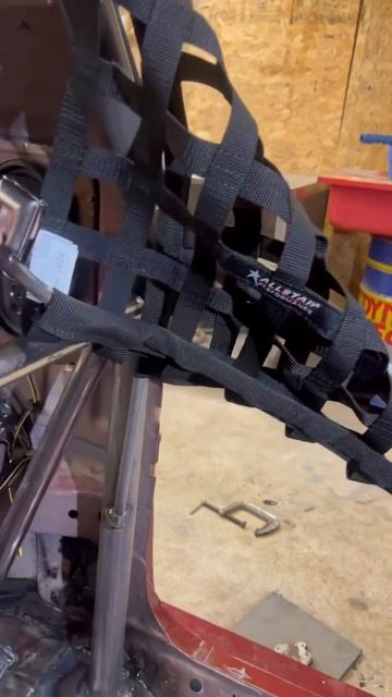 Roll Cage window net utilizing 80s seat belt buckle смотреть онлайн