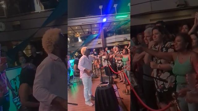 Ivo Meireles faz um carnaval tradicional a bordo do Costa Favolosa. смотреть онлайн