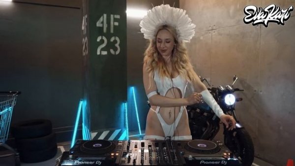 Eva Kari Tech House Music & House Mix on Underground parking