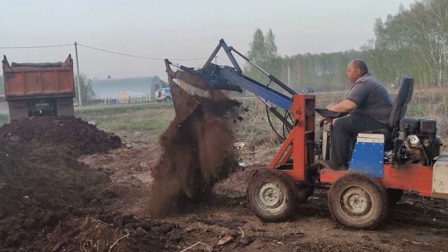 Мини погрузчик. Работа у заказчика! смотреть онлайн