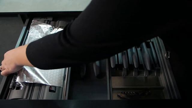 Blum LegraBox M | Тримач ножів & різак фольги та харчової плівки смотреть онлайн