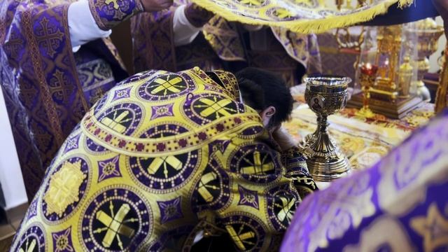 Митрополит Игнатий совершил Божественную литургию в храме великомученика Георгия Победоносца смотреть онлайн