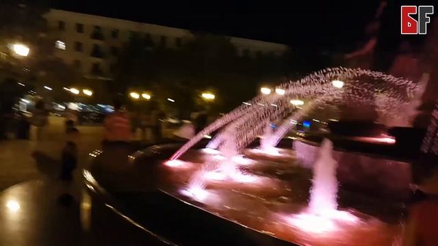 Фонтан Семь девушек принимает самых маленьких гостей. смотреть онлайн