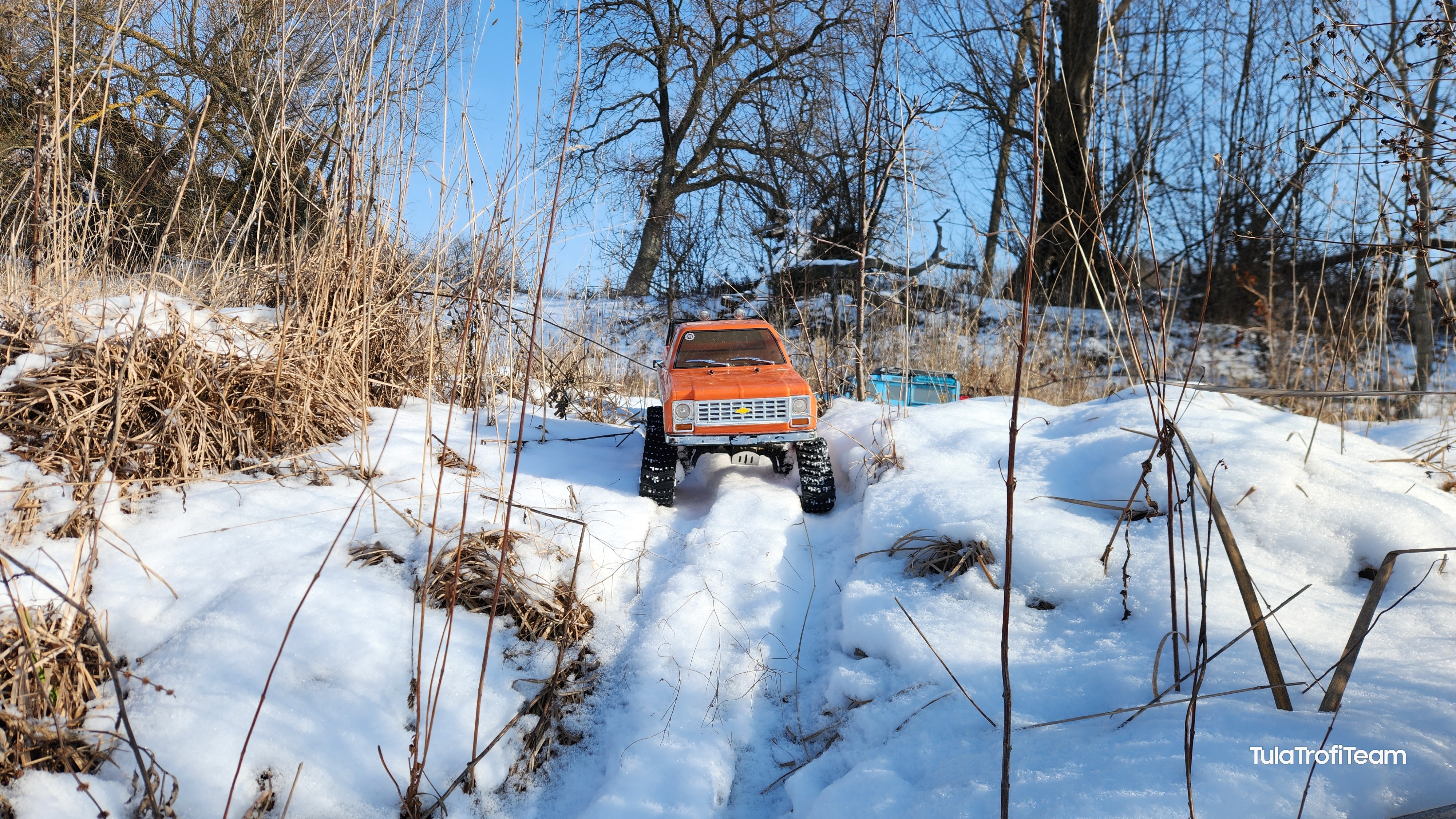 Первый опыт езды на гусеницах. Traxxas trx4 сжёг мотор смотреть онлайн