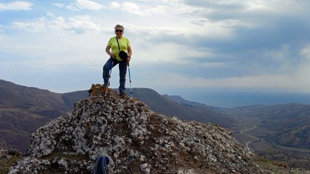 На хребет Хашки-Кая к ,,Целующимся медвежатам". 29.03.25. смотреть онлайн
