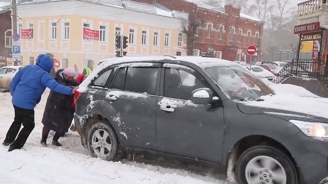 история повторилась Вятка зимой (снегопад в Кирове 22 апреля 2018 г)