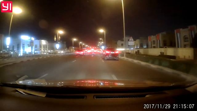 Yi Smart Dash Camera (Night Mode) смотреть онлайн