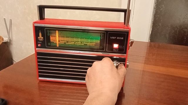 приёмник СССР VEF 202 cFM + блютуз колонка смотреть онлайн
