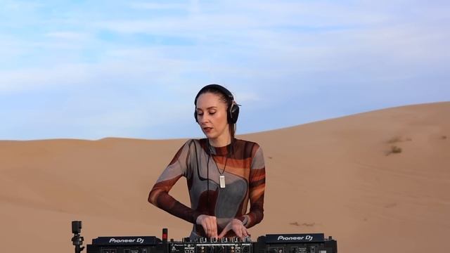 Lila Kova Live @ Imperial San Dunes, California, USA смотреть онлайн