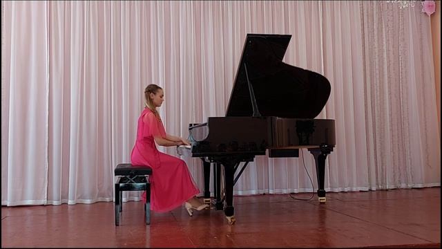 Симахина Алиса, П. И. Чайковский - Вальс-скерцо ля мажор смотреть онлайн