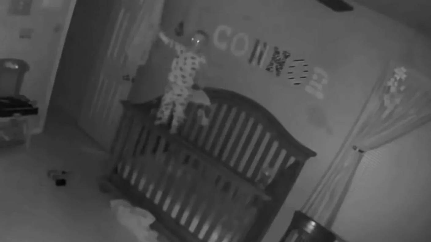 Паранормальные явления, заснятые в домах смотреть онлайн