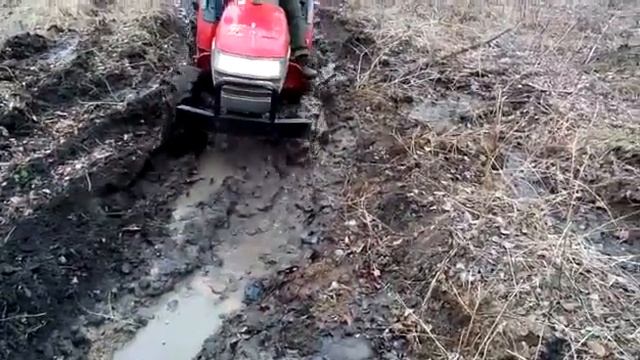 Поразительная Японская техника. Танки грязи не боятся !!!