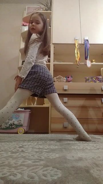 сажусь на шпагат смотреть онлайн