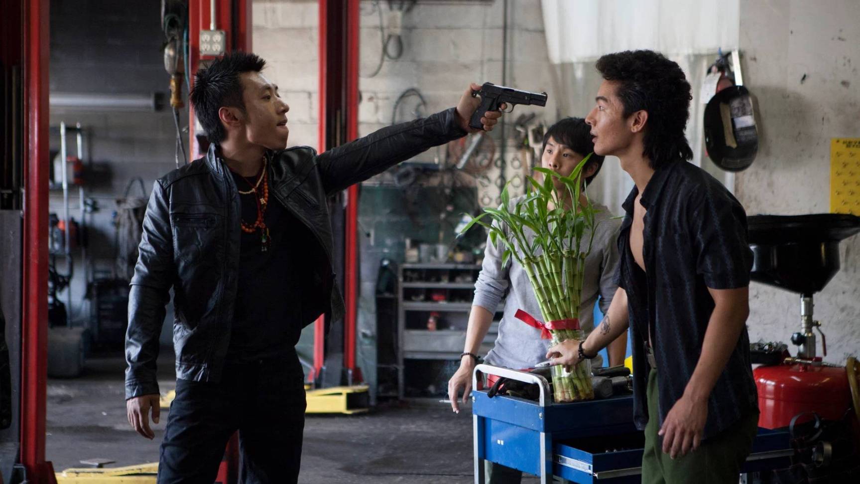 Драконы Нью-Йорка — Русский трейлер (фильм 2014) / Revenge of the Green Dragons смотреть онлайн