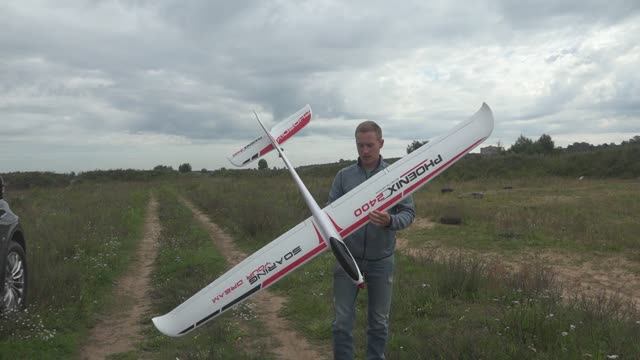 Самолет феникс 2400. Сборка и полет.