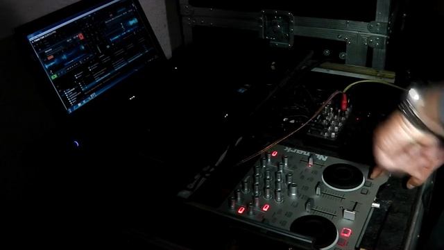 WINDOWS 7 64 BITS + TRAKTOR + OMNI CONTROL MIX