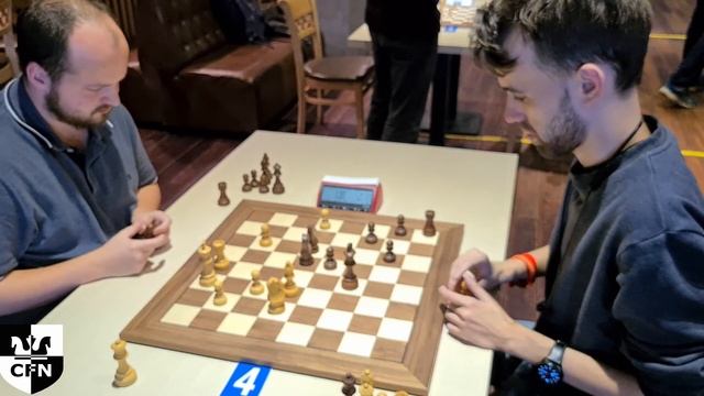 FM Uncle Scrooge (2340) vs M. Khmelev (2115). Chess Fight Night. CFN. Blitz смотреть онлайн
