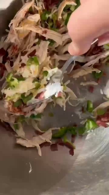 ХРУСТЯЩИЕ ТАКО С КУРИЦЕЙ И ХАЛАПЕНЬО смотреть онлайн