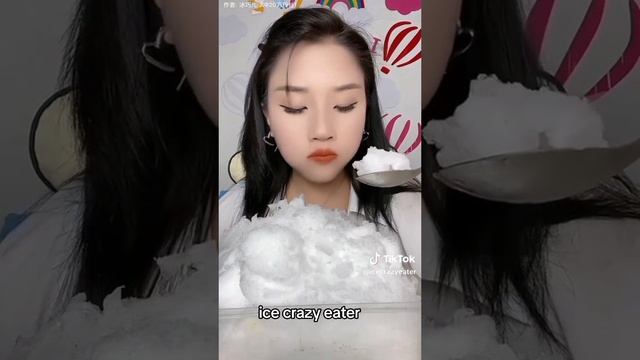 кореянка ест снег! смотреть онлайн