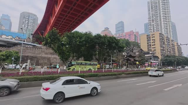 🇨🇳 Чунцин, Китай - прогулка по городским лабиринтам мегаполиса (2025)