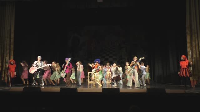 Бременские музыканты - отрывок спектакля смотреть онлайн