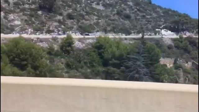 Дорога между Салоу и Барселоной , вдоль Средиземного моря