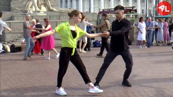 Бальные танцы. Самба. Kamaleon feat. Adryano - Calor (Dis-moi.)