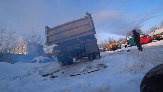Поиск грузовой машины, МАЗ-5551, осмотр! смотреть онлайн