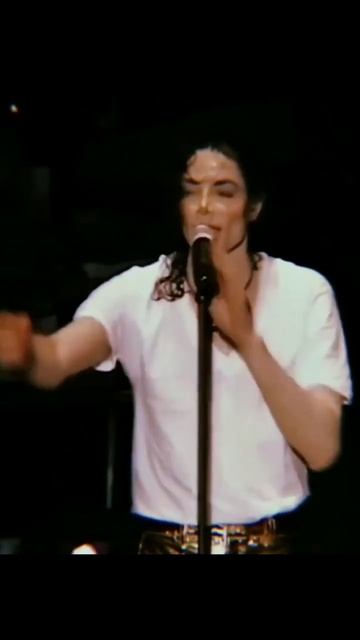 иногда очень интересно понаблюдать за Майклом в неформальных ситуациях, ну, сплошное ми-ми..mp4