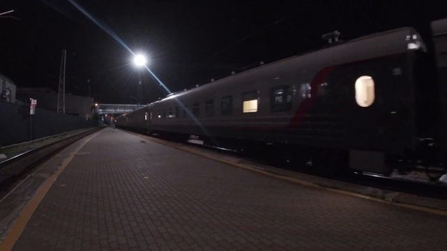 Прибытие ТАВРИИ из Санкт-Петербурга в Евпаторию на станцию Ростов-Главный смотреть онлайн