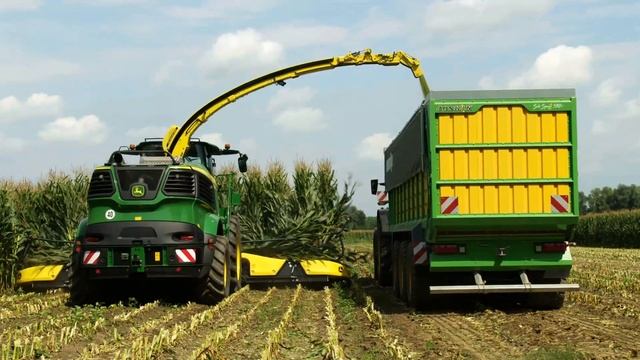 Picadoras de forraje John Deere de la serie 9000 - Nuevo tubo de descarga смотреть онлайн