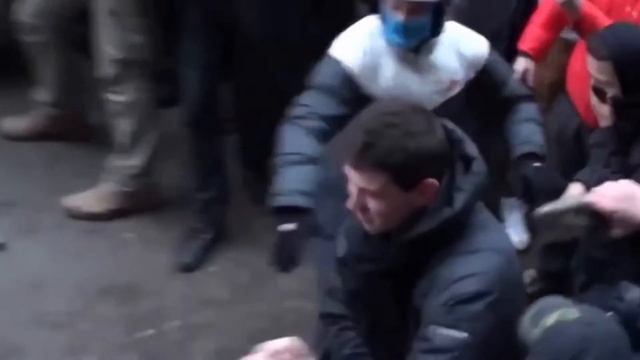 Ответ Мужчины из Макеевки в поддержку бойцам Беркута 2014г. смотреть онлайн