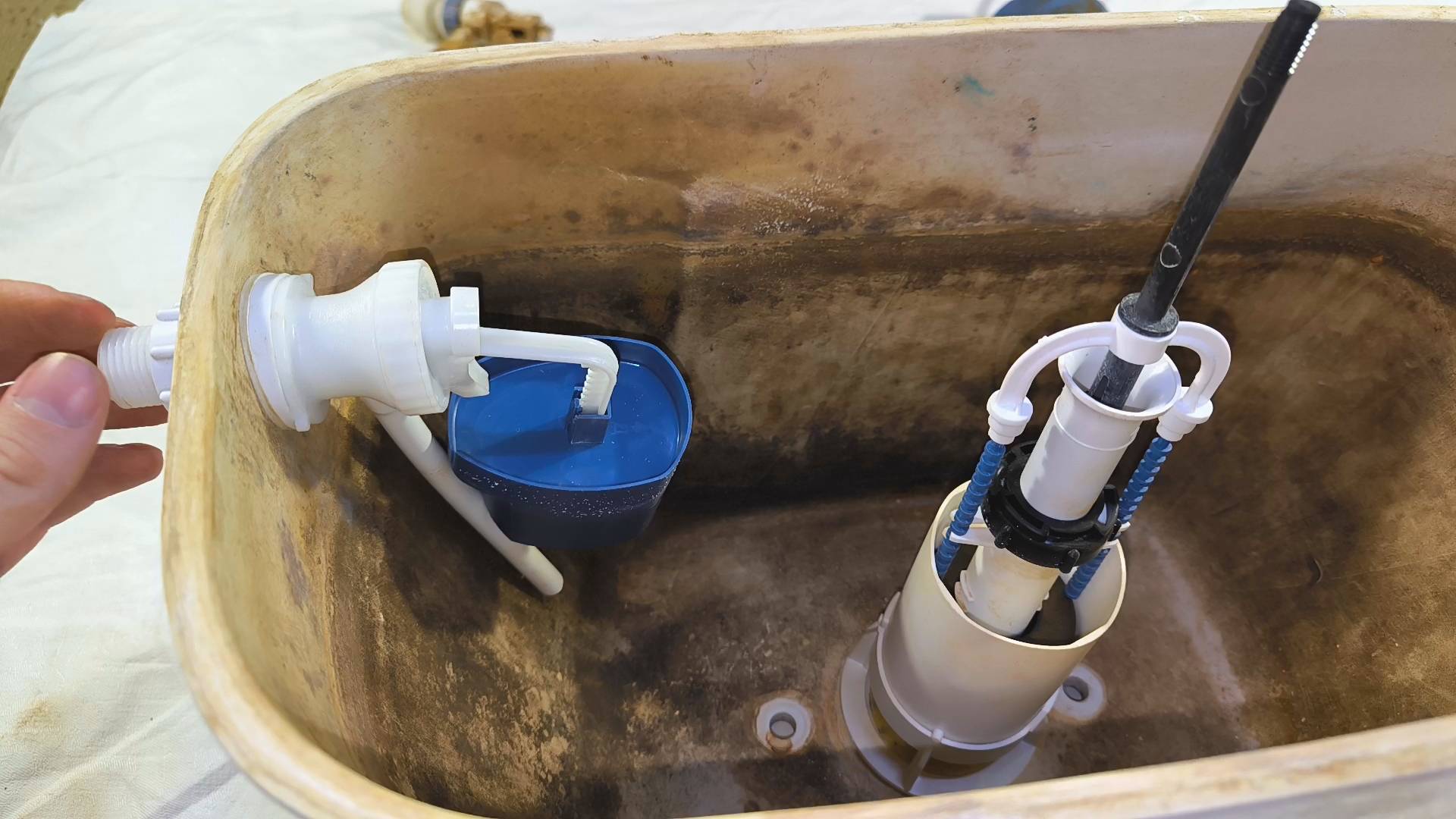 Арматура для сливного бачка унитаза, Уклад - Обзор, сравнение, установка, тест смотреть онлайн