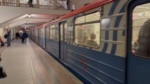 81-717.5М/714.5М Московский транспорт на станции Театральная