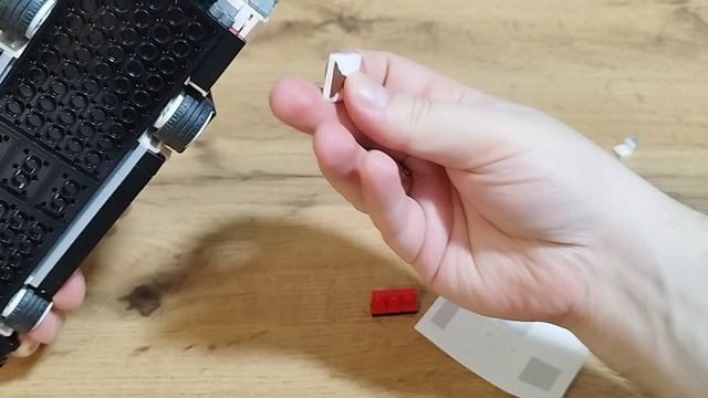 Приклеиваю наклейки на машинку ECTO-1. Это было тяжело 😅😅😅 смотреть онлайн