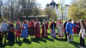 Красная горка 2025: когда празднуется и почему называется Антипасхой