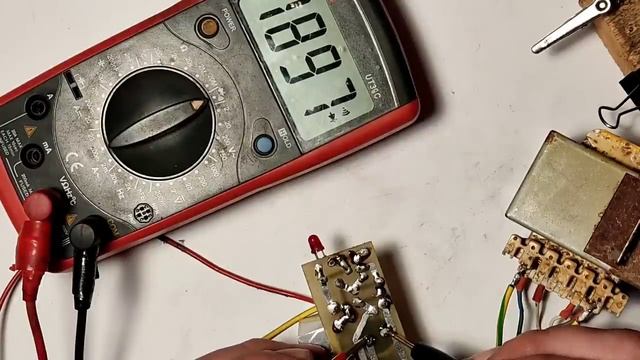 Для начинающих. Зарядное устройство для аккумулятора бесперебойного питания. смотреть онлайн