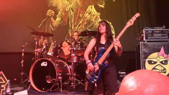 The Iron Maidens - Running Free смотреть онлайн