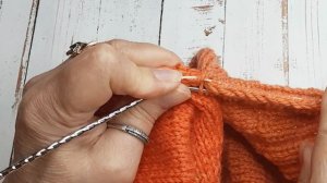 Планка на кардигане.