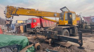 Редкий самоходный кран  / Сложная загадка