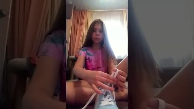 Как завязать шнурки? кто не умеет