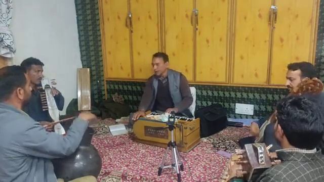 MUDUR AAB CHUY GANGAYI AKIS SHAYI WANI KATH#KALAMI NYAM SAEB#SINGER AB RAHMAN GORIPORA (8493808400) смотреть онлайн
