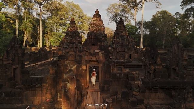 Banteay Srei Temple Drone смотреть онлайн