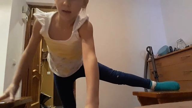 Как сделать шпагат? смотреть онлайн
