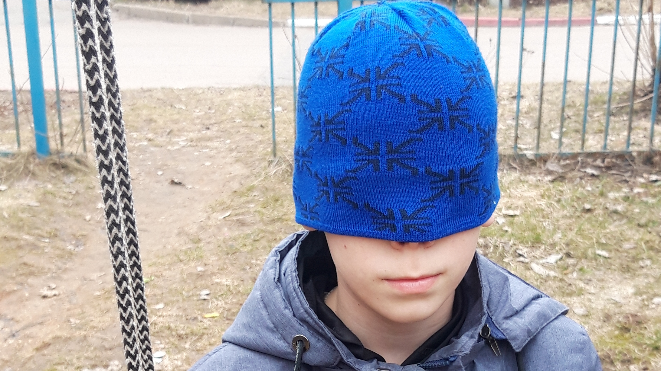 бешеный негр едет на моторолере